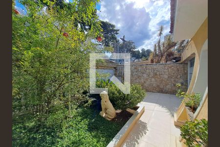 Casa à venda com 400m², 6 quartos e 3 vagas Casa à venda com 400m², 6 quartos e 3 vagasÁrea comum