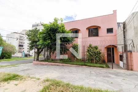 Casa para alugar com 265m², 4 quartos e 2 vagas Casa para alugar com 265m², 4 quartos e 2 vagasFachada