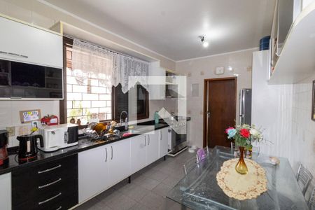 Casa para alugar com 265m², 4 quartos e 2 vagas Casa para alugar com 265m², 4 quartos e 2 vagasCozinha