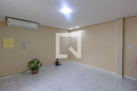 Sala de casa de condomínio para alugar com 2 quartos, 200m² em Fátima, Canoas