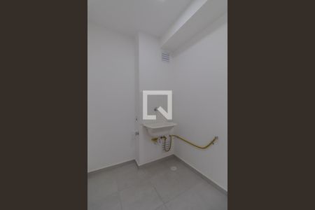 Sala/Cozinha/Área de Serviço de apartamento para alugar com 2 quartos, 35m² em Conjunto Residencial José Bonifácio, São Paulo