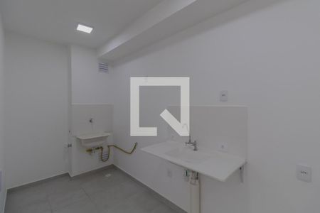 Sala/Cozinha/Área de Serviço de apartamento para alugar com 2 quartos, 35m² em Conjunto Residencial José Bonifácio, São Paulo