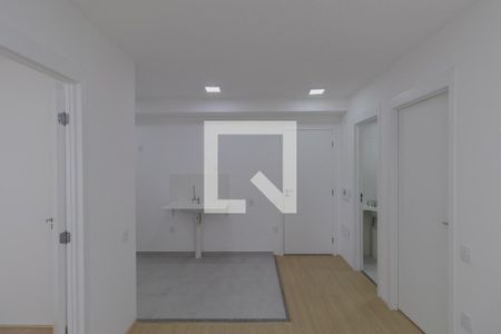 Sala/Cozinha/Área de Serviço de apartamento para alugar com 2 quartos, 35m² em Conjunto Residencial José Bonifácio, São Paulo