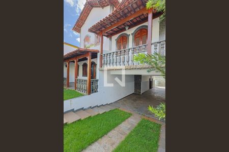 Entrada de casa para alugar com 3 quartos, 360m² em Palmares, Belo Horizonte