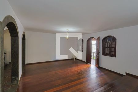 Sala de casa para alugar com 3 quartos, 360m² em Palmares, Belo Horizonte