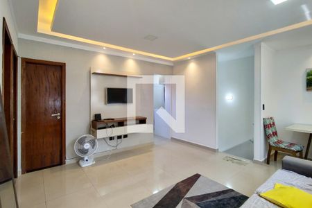 Sala de casa de condomínio para alugar com 2 quartos, 70m² em Cidade Ocian, Praia Grande