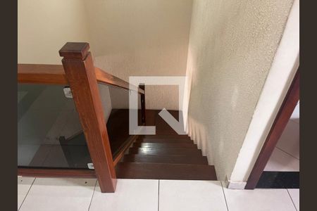 Escada de casa à venda com 3 quartos, 180m² em Alvorada, Contagem