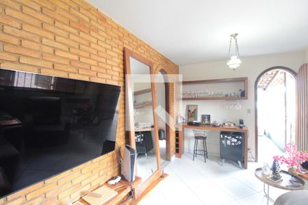 Sala de casa à venda com 2 quartos, 514m² em Planalto, Belo Horizonte