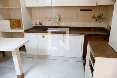 Casa à venda com 170m², 2 quartos e 2 vagas Casa à venda com 170m², 2 quartos e 2 vagasCozinha