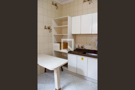 Casa à venda com 170m², 2 quartos e 2 vagas Casa à venda com 170m², 2 quartos e 2 vagasCozinha