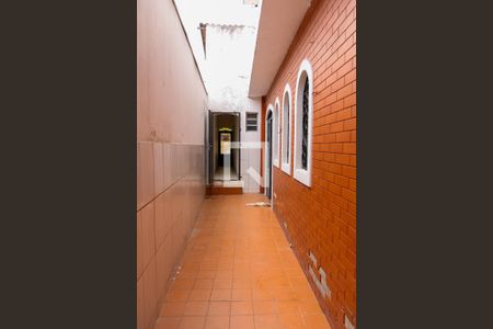 Casa à venda com 170m², 2 quartos e 2 vagas Casa à venda com 170m², 2 quartos e 2 vagasCorredor