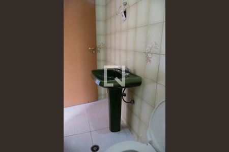 Casa à venda com 170m², 2 quartos e 2 vagas Casa à venda com 170m², 2 quartos e 2 vagasBanheiro