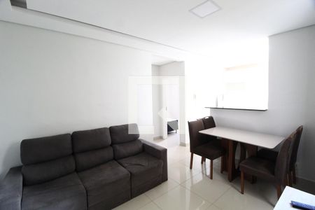 Sala de apartamento para alugar com 2 quartos, 45m² em Gávea, Uberlândia