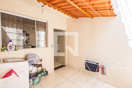 Casa à venda com 72m², 2 quartos e 1 vaga Casa à venda com 72m², 2 quartos e 1 vagaArea de serviço e privativa