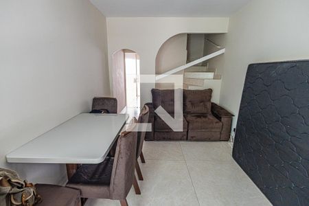 Sala de casa à venda com 2 quartos, 72m² em Nova Cachoeirinha, Belo Horizonte