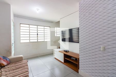 Sala de casa de condomínio à venda com 2 quartos, 65m² em Santa Maria, Osasco