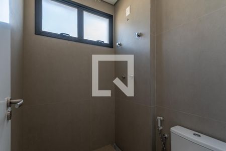 Casa de condomínio à venda com 470m², 4 quartos e 2 vagas Casa de condomínio à venda com 470m², 4 quartos e 2 vagasBanheiro Semi Suítes