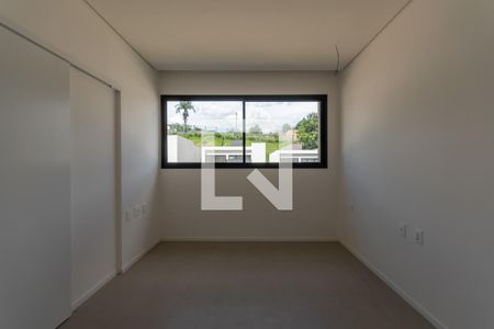 Casa de condomínio à venda com 470m², 4 quartos e 2 vagas Casa de condomínio à venda com 470m², 4 quartos e 2 vagasSemi Suíte 2