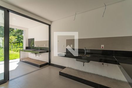 Casa de condomínio à venda com 470m², 4 quartos e 2 vagas Casa de condomínio à venda com 470m², 4 quartos e 2 vagasCozinha