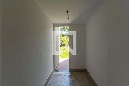 Casa de condomínio à venda com 470m², 4 quartos e 2 vagas Casa de condomínio à venda com 470m², 4 quartos e 2 vagasLavanderia