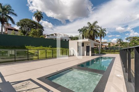 Casa de condomínio à venda com 470m², 4 quartos e 2 vagas Casa de condomínio à venda com 470m², 4 quartos e 2 vagasÁrea comum - Piscina
