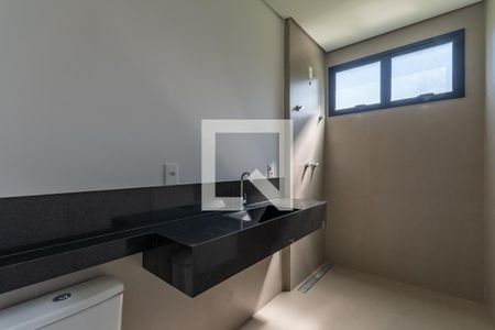 Casa de condomínio à venda com 470m², 4 quartos e 2 vagas Casa de condomínio à venda com 470m², 4 quartos e 2 vagasBanheiro Suíte