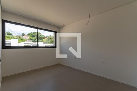 Casa de condomínio à venda com 470m², 4 quartos e 2 vagas Casa de condomínio à venda com 470m², 4 quartos e 2 vagasSemi Suíte 2