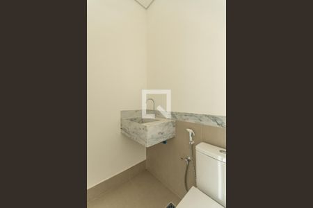 Casa de condomínio à venda com 470m², 4 quartos e 2 vagas Casa de condomínio à venda com 470m², 4 quartos e 2 vagasLavabo