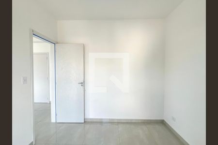 Quarto 2 de apartamento para alugar com 2 quartos, 45m² em Vila Mangalot, São Paulo