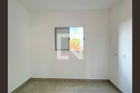 Quarto 1 de apartamento para alugar com 2 quartos, 45m² em Vila Mangalot, São Paulo