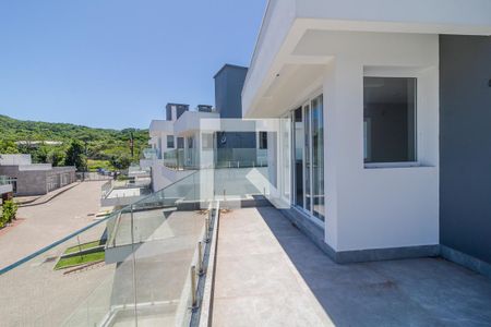 Casa para alugar com 300m², 3 quartos e 3 vagas Casa para alugar com 300m², 3 quartos e 3 vagasVaranda