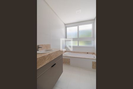 Casa para alugar com 300m², 3 quartos e 3 vagas Casa para alugar com 300m², 3 quartos e 3 vagasQuarto 1 - Suíte