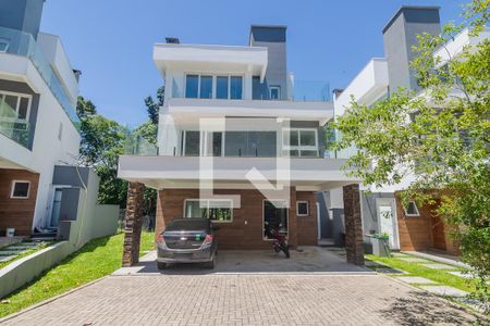 Casa para alugar com 300m², 3 quartos e 3 vagas Casa para alugar com 300m², 3 quartos e 3 vagasFachada da Residência