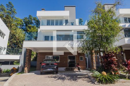 Casa para alugar com 300m², 3 quartos e 3 vagas Casa para alugar com 300m², 3 quartos e 3 vagasFachada da Residencia