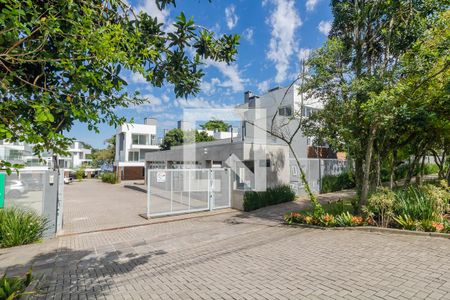 Casa para alugar com 300m², 3 quartos e 3 vagas Casa para alugar com 300m², 3 quartos e 3 vagasFachada do Condomínio