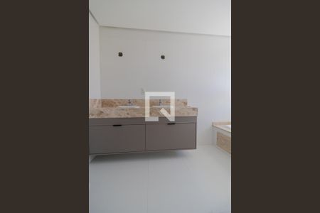 Casa para alugar com 300m², 3 quartos e 3 vagas Casa para alugar com 300m², 3 quartos e 3 vagasBanheiro da Suíte 2