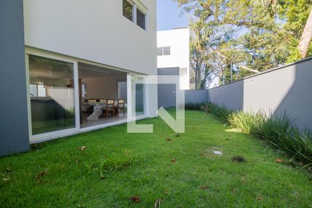 Quintal de casa para alugar com 3 quartos, 300m² em Pedra Redonda, Porto Alegre