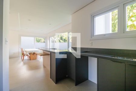 Casa para alugar com 300m², 3 quartos e 3 vagas Casa para alugar com 300m², 3 quartos e 3 vagasCozinha