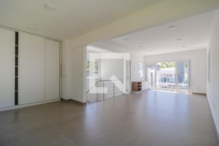 Casa para alugar com 300m², 3 quartos e 3 vagas Casa para alugar com 300m², 3 quartos e 3 vagasCobertura