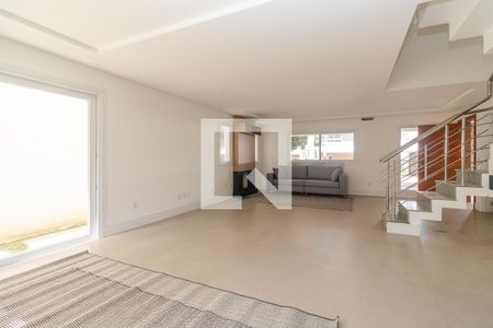 Sala de casa para alugar com 3 quartos, 300m² em Pedra Redonda, Porto Alegre