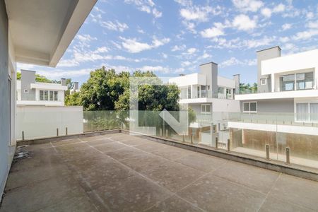 Casa para alugar com 300m², 3 quartos e 3 vagas Casa para alugar com 300m², 3 quartos e 3 vagasQuarto 1 - Varanda