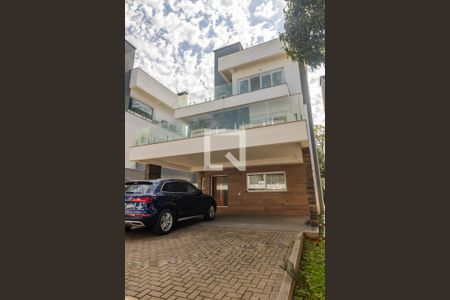 Casa para alugar com 300m², 3 quartos e 3 vagas Casa para alugar com 300m², 3 quartos e 3 vagasFachada da Residencia