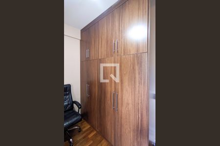 Quarto de apartamento à venda com 3 quartos, 83m² em Sagrada Família, Belo Horizonte