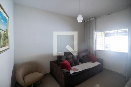 Sala de TV de casa à venda com 3 quartos, 175m² em Vila Belem, Contagem