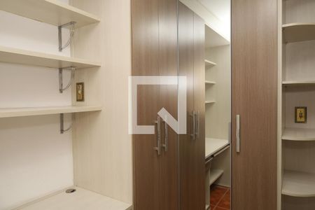 Quarto 1 de casa para alugar com 2 quartos, 103m² em Vila Carmosina, São Paulo