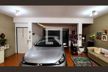 Casa à venda com 205m², 3 quartos e 2 vagas Casa à venda com 205m², 3 quartos e 2 vagasGaragem