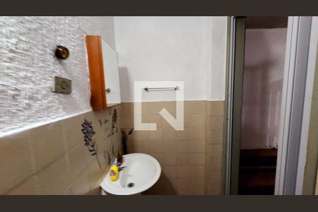 Casa à venda com 205m², 3 quartos e 2 vagas Casa à venda com 205m², 3 quartos e 2 vagasBanheiro 2