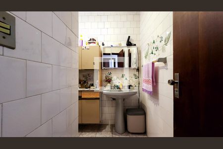 Casa à venda com 205m², 3 quartos e 2 vagas Casa à venda com 205m², 3 quartos e 2 vagasBanheiro