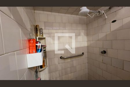 Casa à venda com 205m², 3 quartos e 2 vagas Casa à venda com 205m², 3 quartos e 2 vagasBanheiro