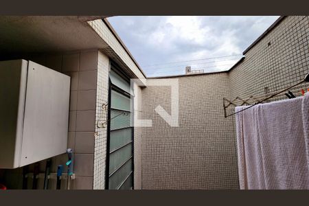 Casa à venda com 205m², 3 quartos e 2 vagas Casa à venda com 205m², 3 quartos e 2 vagasÁrea de Serviço